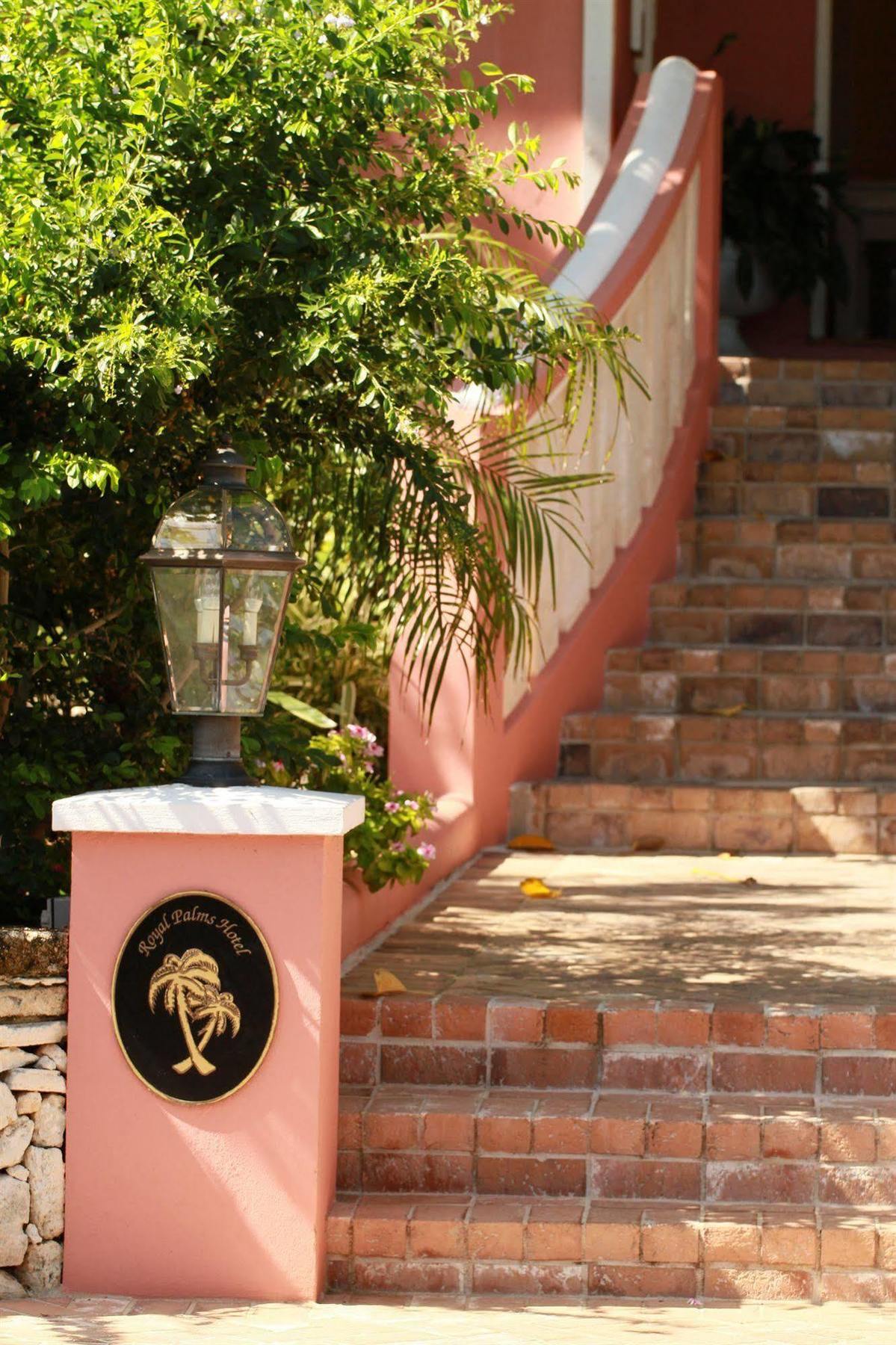 Royal Palms Hotel Hamilton City Exterior foto